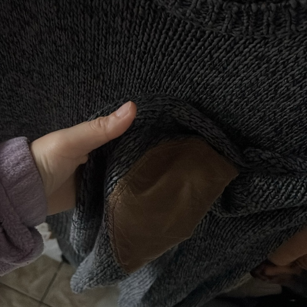 Sweater - Picture 3 of 3